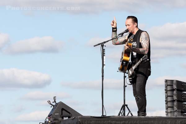 VOLBEAT - 2018-06-18 - BRETIGNY-SUR-ORGE - Base Aerienne 217 - Main Stage - 